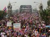 В Таиланде оппозиционеры начали досрочную блокаду движения в Бангкоке