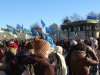 Колонна студентов Киево-Могилянской академии идет на Майдан Незалежности