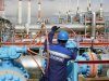 За первые шесть месяцев продажи "Газпрома" снизились на 2,35 млрд долларов