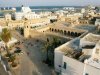 На пляже популярного курорта Туниса подорвался террорист-смертник