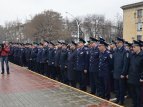К зданию Луганской ОГА стягиваются отряды милиции