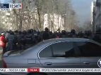 Мітингувальники захопили житловий будинок. Заворушення в Києві тривають