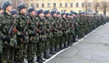 В Киеве для охраны массовых акций привлечены военнослужащие из других регионов