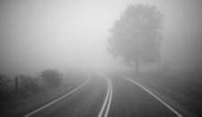 Туман, плохая видимость и гололед на дорогах 18 декабря