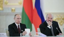 Россия выделит Белоруссии 2 млрд долл. материальной помощи