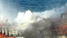 В Южной Корее грузовое судно столкнулось с танкером с химикатами