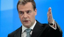 Россия пока не собирается применять санкции против Украины в случае ее ассоциации с ЕС, - Медведев