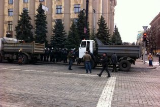 [фото] Здание Харьковской ОГА взято под вооруженную охрану, - Аваков