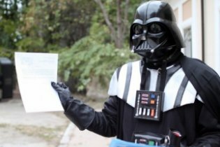 [фото] Дарт Вейдер подал документы на пост мэра Одессы