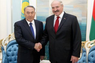 [фото] Президент Казахстана Назарбаев прибыл в Минск