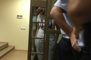 [фото] Надежду Савченко доставили в зал суда, - адвокат