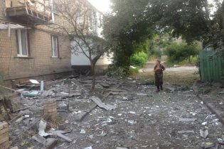 [фото] В Донецке много разрушений от артобстрелов, есть погибшие, - чиновник