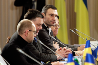 [фото] Оппозиция озвучила Януковичу требования Евромайдана