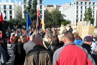 [фото] В Европе прокатилась волна митингов в поддержку Евромайдана, а Ниагарский водопад осветили цветами украинского флага