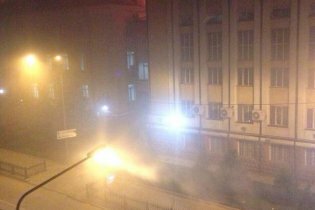 [фото] В Махачкале загорелось здание ФСБ