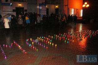 [фото] В Мариуполе почтили память жертв обстрела города 24 января