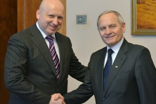 [фото] Турчинов встретился с главой Бюро нацбезопасности Польши