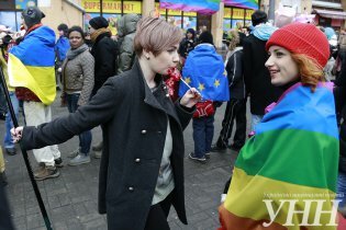 [фото] Активисты ЛГБТ-сообщества устроили акцию в центре Киеве