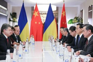 [фото] Порошенко в Давосе проводит встречу с премьером Госсовета Китая