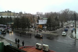 [фото] Минобороны: Троллейбус был обстрелян из жилых массивов Донецка, которые контролируются боевиками