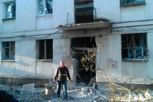 [фото] В результате артобстрела под Северодонецком один из снарядов попал в гостиницу, - очевидцы
