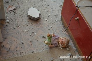 [фото] В Луганске снаряд попал в детский сад, - мэрия