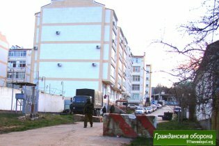 [фото] В Севастополе военнослужащие ЧФ РФ уже сутки блокируют военные склады, - неофициальная информация