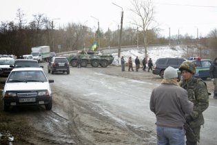 [фото] В Глухове Сумской обл. украинские военные установили новый блокпост