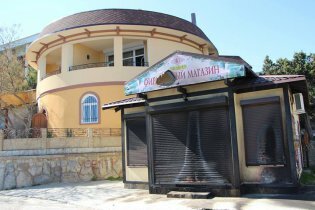 [фото] В Крыму подожгли магазин депутата Верховного Совета
