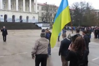[фото] Студенты в Севастополе скандируют "Слава Украине"