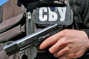 СБУ под Артемовском обнаружила схрон боевиков с 6 кг тротила и боеприпасами производства РФ