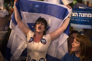 [фото] В Израиле десятки тысяч протестовали против переизбрания Нетаньяху