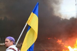 [фото] В Одессе горит Дом профсоюзов, есть жертвы