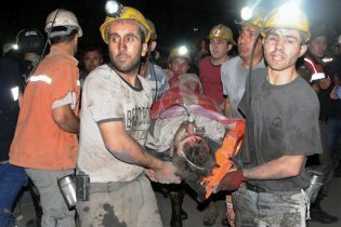 [фото] Число погибших в результате аварии на шахте в Турции возросло до 157
