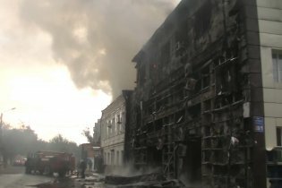 [фото] В Харькове горело трехэтажное офисное здание