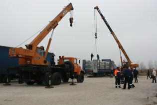 [фото] Германия доставила в Украину 40 грузовиков с жилыми модулями, - ГосЧС