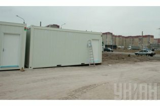 [фото] В Запорожье устанавливают модульные дома для переселенцев из Донбасса