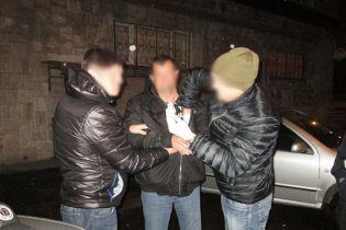 [фото] Во Львове перекрыли международный канал поставки наркотиков в Украину через территорию РФ