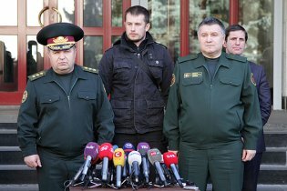 [фото] Полк "Азов" в составе Нацгвардии будет оснащен военной техникой