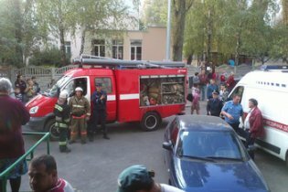 [фото] В Голосеевском районе Киева пожарные спасли 7 человек