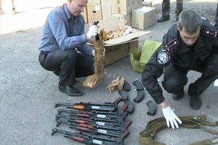 [фото] В Сумской обл. оперативники обнаружили арсенал оружия