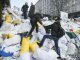 Коммунальщики разобрали часть баррикад на Грушевского