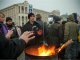 Людям на Майдане для профилактики советуют менять маску на лице каждые 3 часа