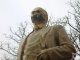 В Донецкой области памятник Ленину облили горючими материалами