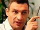 Кличко осудил поджог гостиницы во время факельного шествия националистов